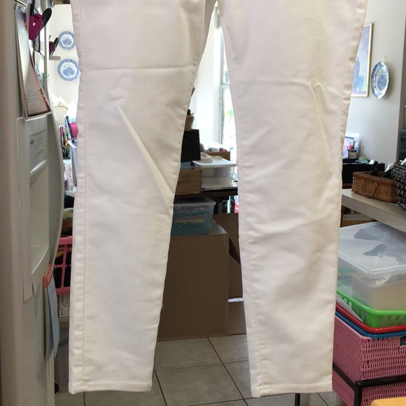 Old Navy Rockstar Mid Rise White Jeans ~Size 14 - Picture 4 of 15